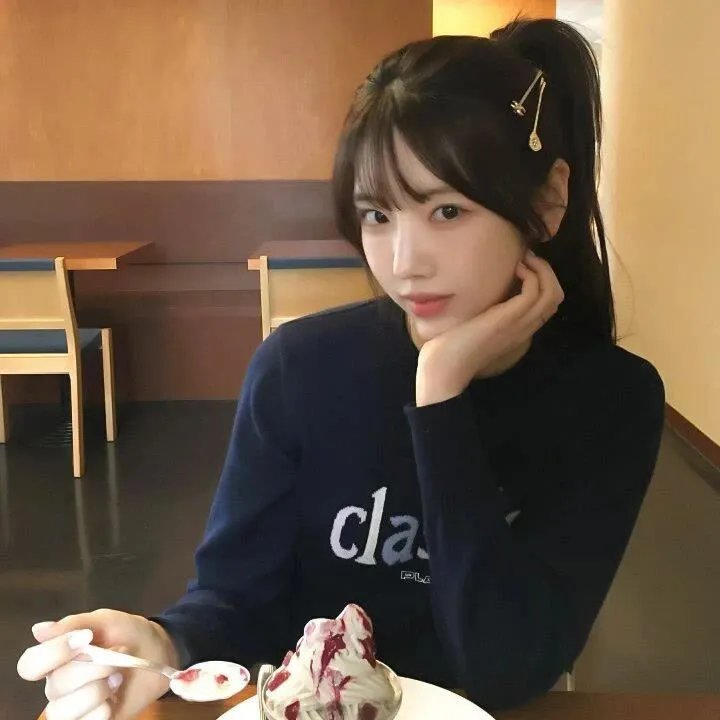 弯刀划破红玫瑰